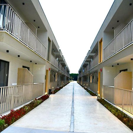 Amber Village Spille Exterior foto
