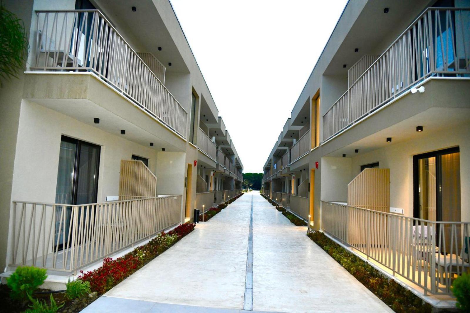 Amber Village Spille Exterior foto